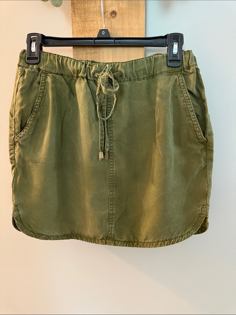 Casual Olive Drawstring Skirt with Pockets, size 4